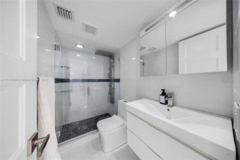 Condominio en venta en Fort Lauderdale, Florida, 2 dormitorios, 102.19 m2 № 2012349 - foto 19