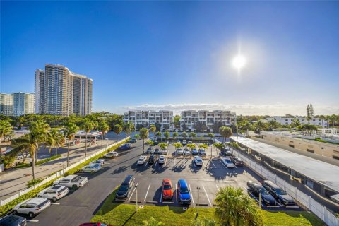 Condominio en venta en Fort Lauderdale, Florida, 2 dormitorios, 102.19 m2 № 2012349 - foto 17