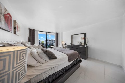 Condominio en venta en Fort Lauderdale, Florida, 2 dormitorios, 102.19 m2 № 2012349 - foto 27