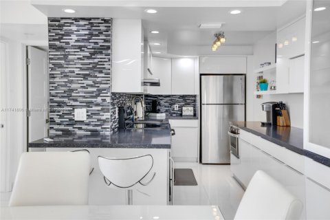 Condominio en venta en Fort Lauderdale, Florida, 2 dormitorios, 102.19 m2 № 2012349 - foto 2