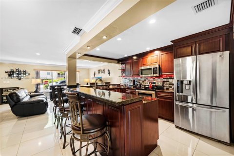 Townhouse in North Miami Beach, Florida 3 bedrooms, 154.22 sq.m. № 1959471 - photo 10