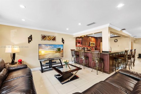 Townhouse in North Miami Beach, Florida 3 bedrooms, 154.22 sq.m. № 1959471 - photo 5