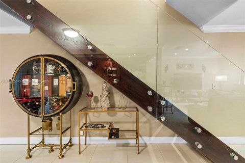 Townhouse in North Miami Beach, Florida 3 bedrooms, 154.22 sq.m. № 1959471 - photo 11