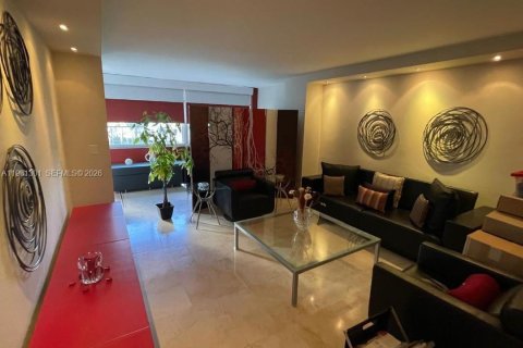 Кондоминиум с 1 спальней в Майами-Бич, Флорида № 2022151