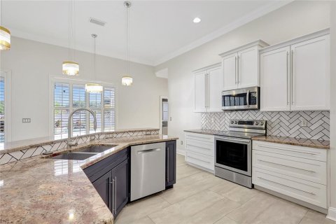 House in Valrico, Florida 4 bedrooms, 236.62 sq.m. № 2400921 - photo 24