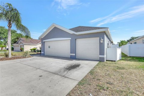 House in Valrico, Florida 4 bedrooms, 236.62 sq.m. № 2400921 - photo 2