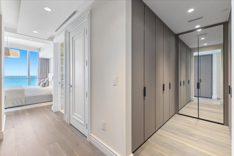 Copropriété à louer à Sunny Isles Beach, Floride: 5 chambres, 323.67 m2 № 1709500 - photo 9