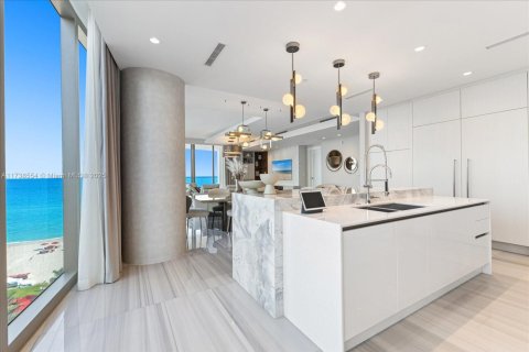 Copropriété à louer à Sunny Isles Beach, Floride: 5 chambres, 323.67 m2 № 1709500 - photo 7