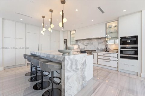 Copropriété à louer à Sunny Isles Beach, Floride: 5 chambres, 323.67 m2 № 1709500 - photo 5