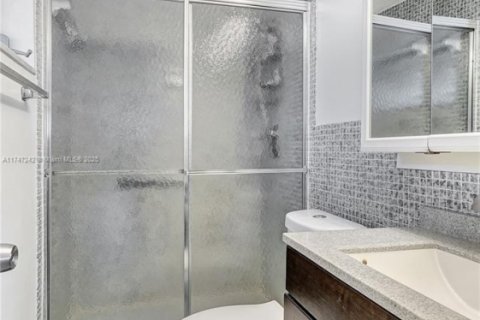 Copropriété à vendre à Hollywood, Floride: 2 chambres, 83.52 m2 № 2012152 - photo 21