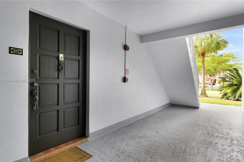 Copropriété à vendre à Hollywood, Floride: 2 chambres, 83.52 m2 № 2012152 - photo 29