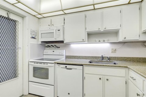 Copropriété à vendre à Hollywood, Floride: 2 chambres, 83.52 m2 № 2012152 - photo 5