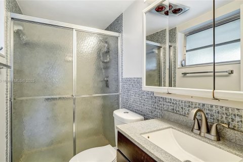 Copropriété à vendre à Hollywood, Floride: 2 chambres, 83.52 m2 № 2012152 - photo 20