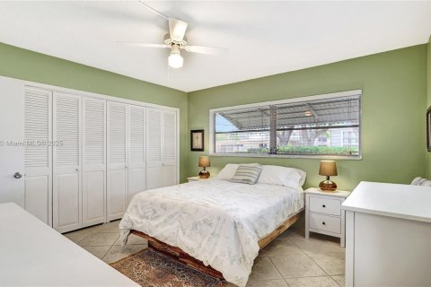 Copropriété à vendre à Hollywood, Floride: 2 chambres, 83.52 m2 № 2012152 - photo 19