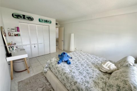 Купить кондоминиум в Санни-Айлс-Бич, Флорида 1 спальня, 65.5м2, № 2154902 - фото 15
