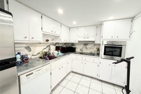 Купить кондоминиум в Санни-Айлс-Бич, Флорида 1 спальня, 65.5м2, № 2154902 - фото 17
