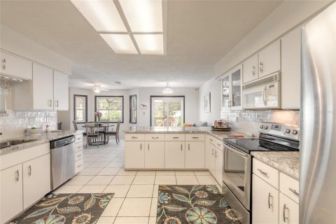 House in Ormond Beach, Florida 3 bedrooms, 186.55 sq.m. № 1720155 - photo 21
