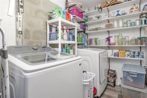 Купить виллу или дом в Бартоу, Флорида 6 комнат, 99.87м2, № 1832176 - фото 8