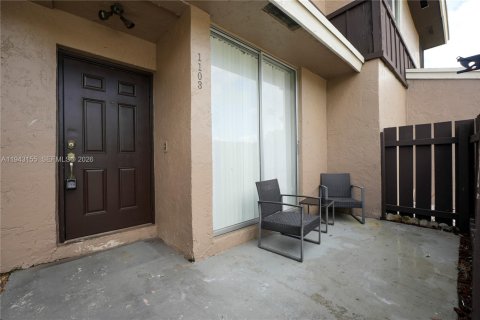 Touwnhouse à louer à North Lauderdale, Floride: 2 chambres, 115.38 m2 № 1999477 - photo 2