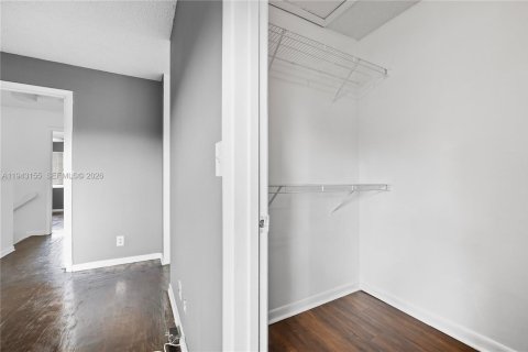 Touwnhouse à louer à North Lauderdale, Floride: 2 chambres, 115.38 m2 № 1999477 - photo 4