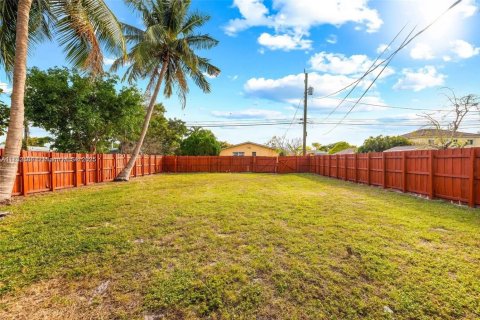 Casa en venta en Hollywood, Florida, 2 dormitorios, 75.44 m2 № 1859156 - foto 8