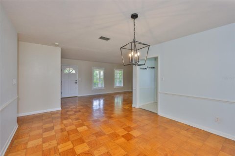 House in Dover, Florida 3 bedrooms, 168.99 sq.m. № 1914745 - photo 20