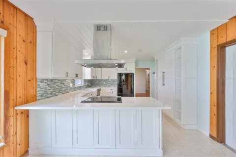 House in Dover, Florida 3 bedrooms, 168.99 sq.m. № 1914745 - photo 10