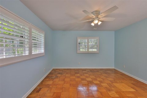 House in Dover, Florida 3 bedrooms, 168.99 sq.m. № 1914745 - photo 30