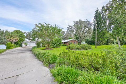 House in Dover, Florida 3 bedrooms, 168.99 sq.m. № 1914745 - photo 5