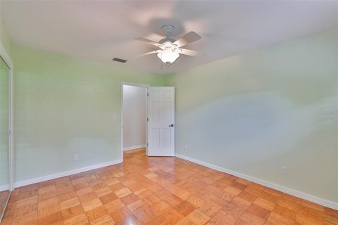 House in Dover, Florida 3 bedrooms, 168.99 sq.m. № 1914745 - photo 26