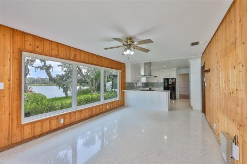 House in Dover, Florida 3 bedrooms, 168.99 sq.m. № 1914745 - photo 16