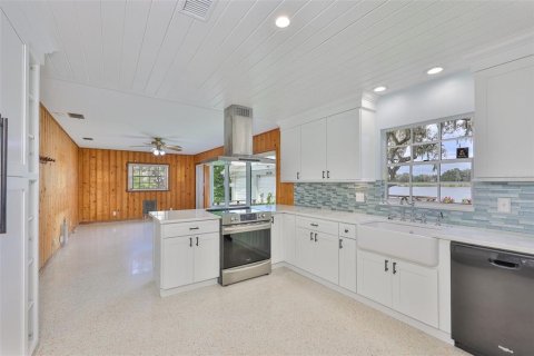 House in Dover, Florida 3 bedrooms, 168.99 sq.m. № 1914745 - photo 15