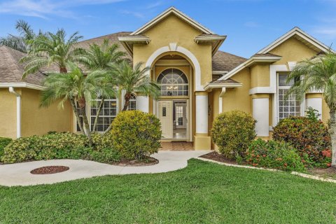 Casa en Port St. Lucie, Florida 3 dormitorios, 210.89 m2 № 2394991