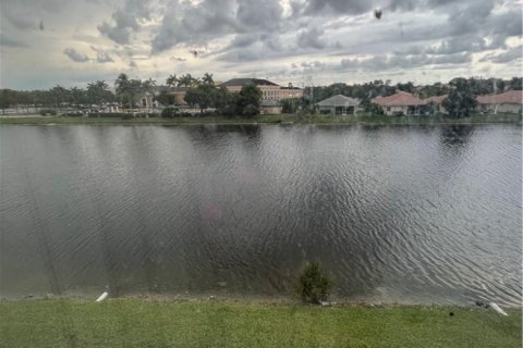 Condo in Tamarac, Florida, 2 bedrooms  № 1159915 - photo 1