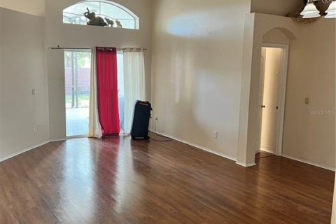 House in Apopka, Florida 4 bedrooms, 197.6 sq.m. № 2221941 - photo 5