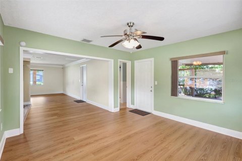 House in Clearwater, Florida 2 bedrooms, 114.27 sq.m. № 1751002 - photo 14