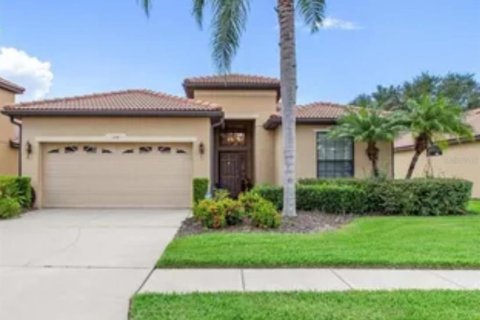 House in Apollo Beach, Florida 2 bedrooms, 179.58 sq.m. № 1801587 - photo 1