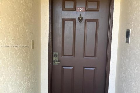 Купить кондоминиум в Веллингтон, Флорида 2 спальни, 124.12м2, № 2047065 - фото 18