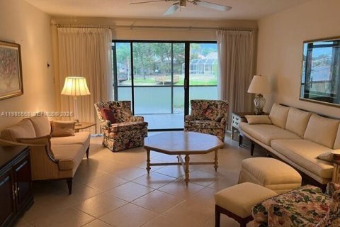 Купить кондоминиум в Веллингтон, Флорида 2 спальни, 124.12м2, № 2047065 - фото 8