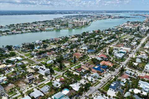 Casa en venta en Clearwater, Florida, 2 dormitorios, 89 m2 № 2198617 - foto 6
