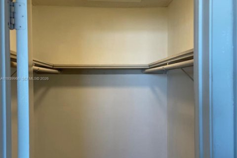 Copropriété à louer à North Miami, Floride: 1 chambre, 63.45 m2 № 1997127 - photo 6
