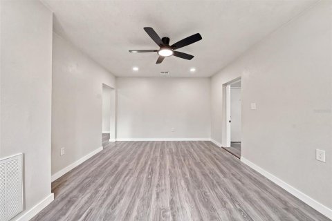 House in Orlando, Florida 3 bedrooms, 85.56 sq.m. № 2395968 - photo 28