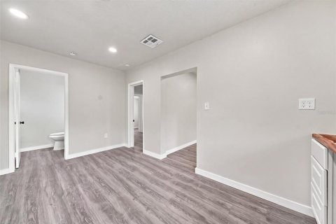 House in Orlando, Florida 3 bedrooms, 85.56 sq.m. № 2395968 - photo 26