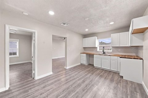 House in Orlando, Florida 3 bedrooms, 85.56 sq.m. № 2395968 - photo 25