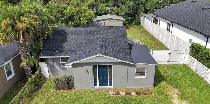 House in Orlando, Florida 3 bedrooms, 85.56 sq.m. № 2395968