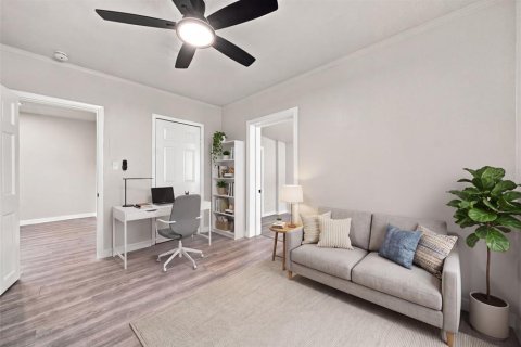 House in Orlando, Florida 3 bedrooms, 85.56 sq.m. № 2395968 - photo 7