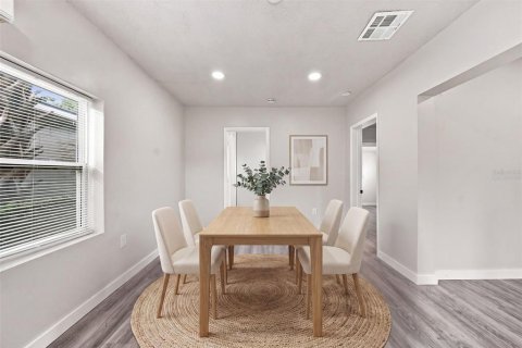 House in Orlando, Florida 3 bedrooms, 85.56 sq.m. № 2395968 - photo 4