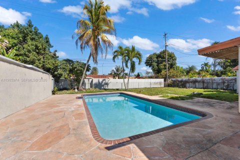 Купить виллу или дом в Хайалиа, Флорида 4 спальни, 204.2м2, № 2027859 - фото 14