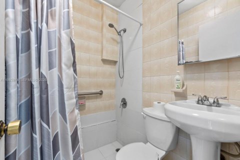 Купить виллу или дом в Хайалиа, Флорида 4 спальни, 204.2м2, № 2027859 - фото 29