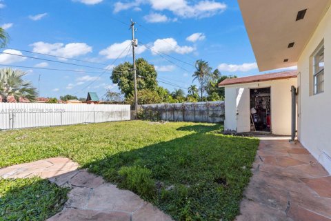 Купить виллу или дом в Хайалиа, Флорида 4 спальни, 204.2м2, № 2027859 - фото 17